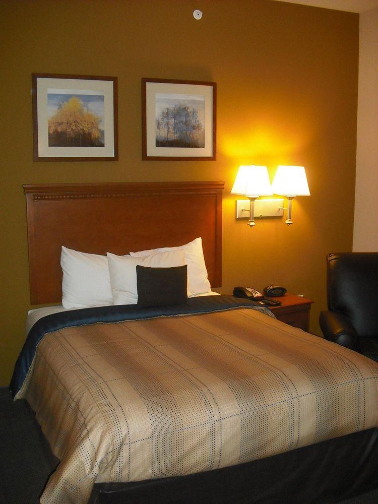 Candlewood By Ihg Hotel League City
